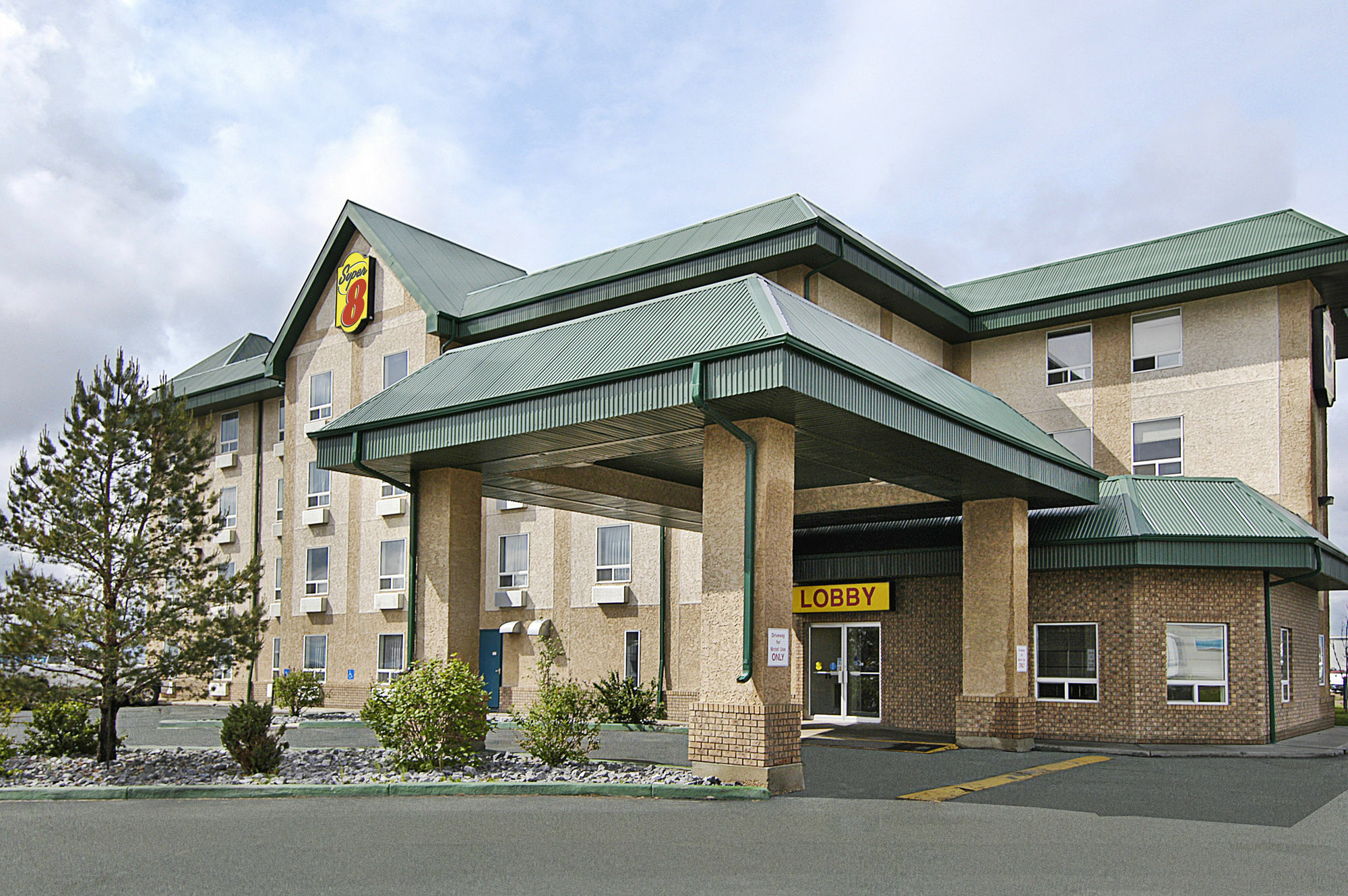 מלון לדוק Super 8 By Wyndham Edmonton International Airport מראה חיצוני תמונה